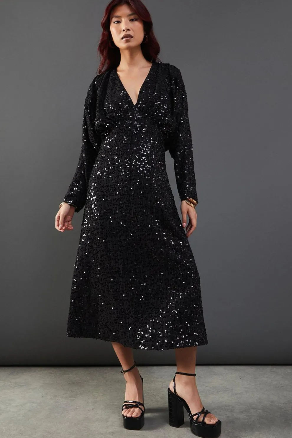Sequin Crinkle Batwing Plunge Neck Midi Dress | Nasty Gal