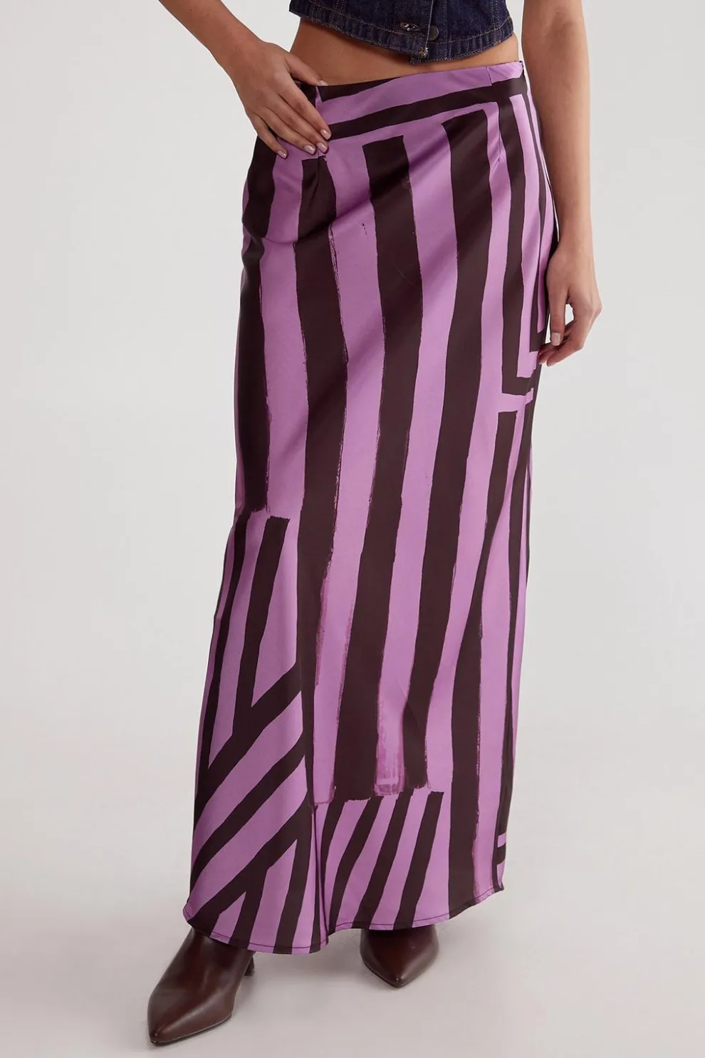 Abstract Satin Stripe Bias Maxi Skirt | Nasty Gal