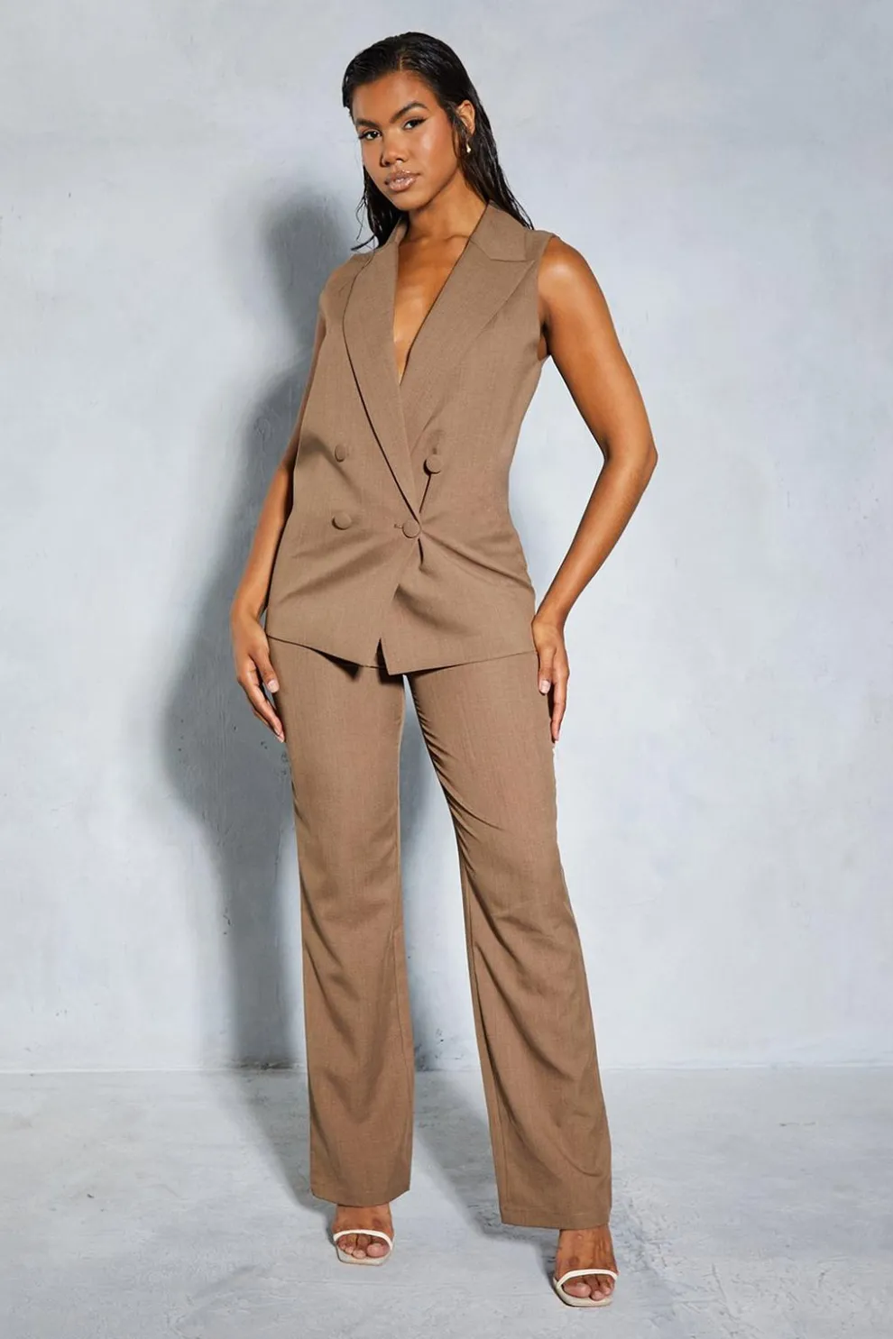 Mid Rise Tailored Straight Leg Trouser | Nasty Gal