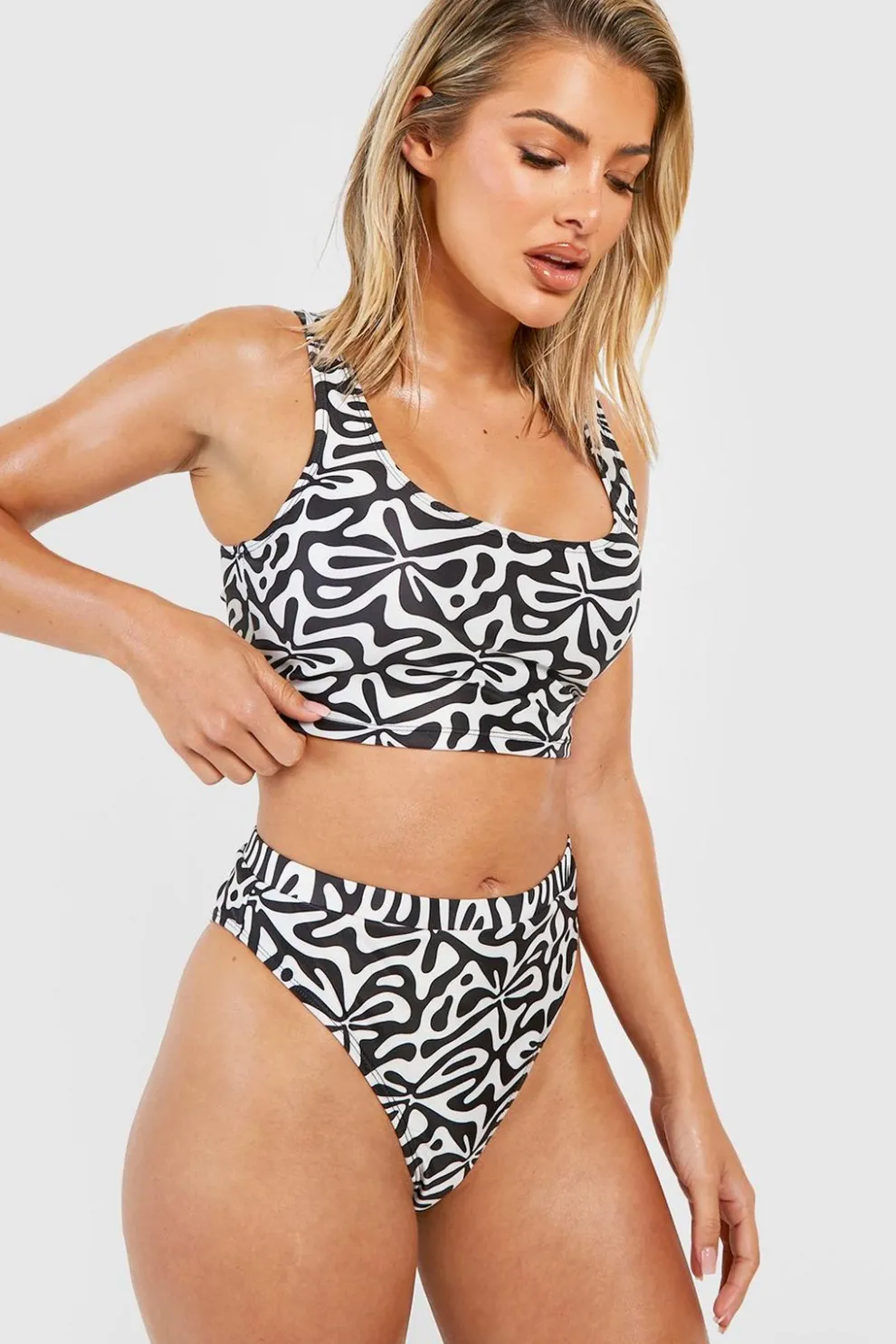 Geo Print Scoop Bikini Top | Nasty Gal