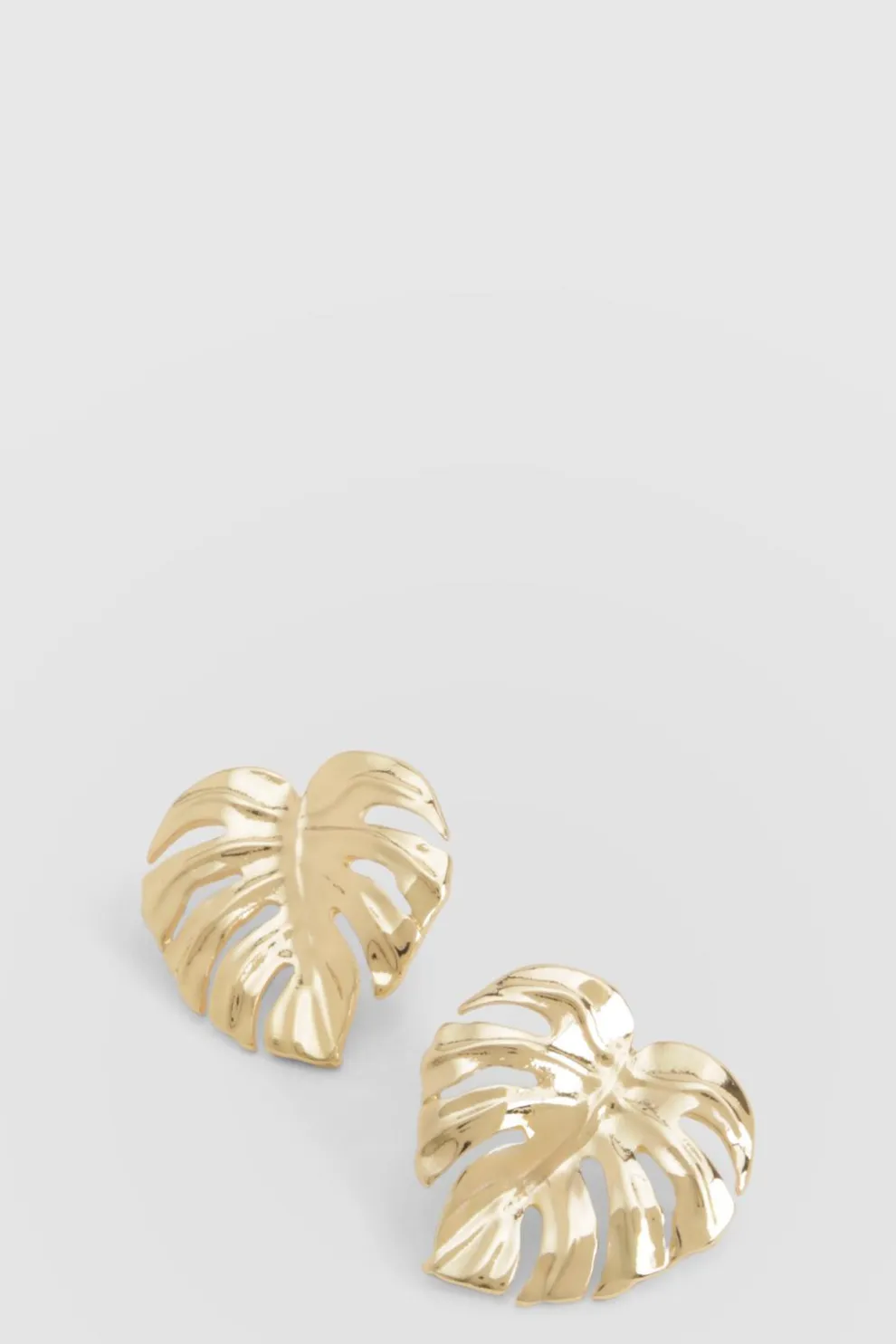 Oversized Leaf Detail Stud Earring | Nasty Gal