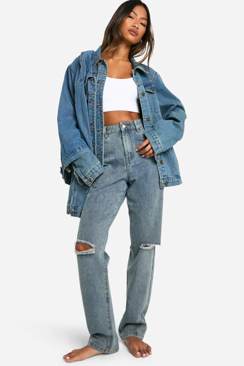 Boohoo Basics High Waisted Ripped Knee Straight Leg Jeans in Washed Blue | Nasty Gal