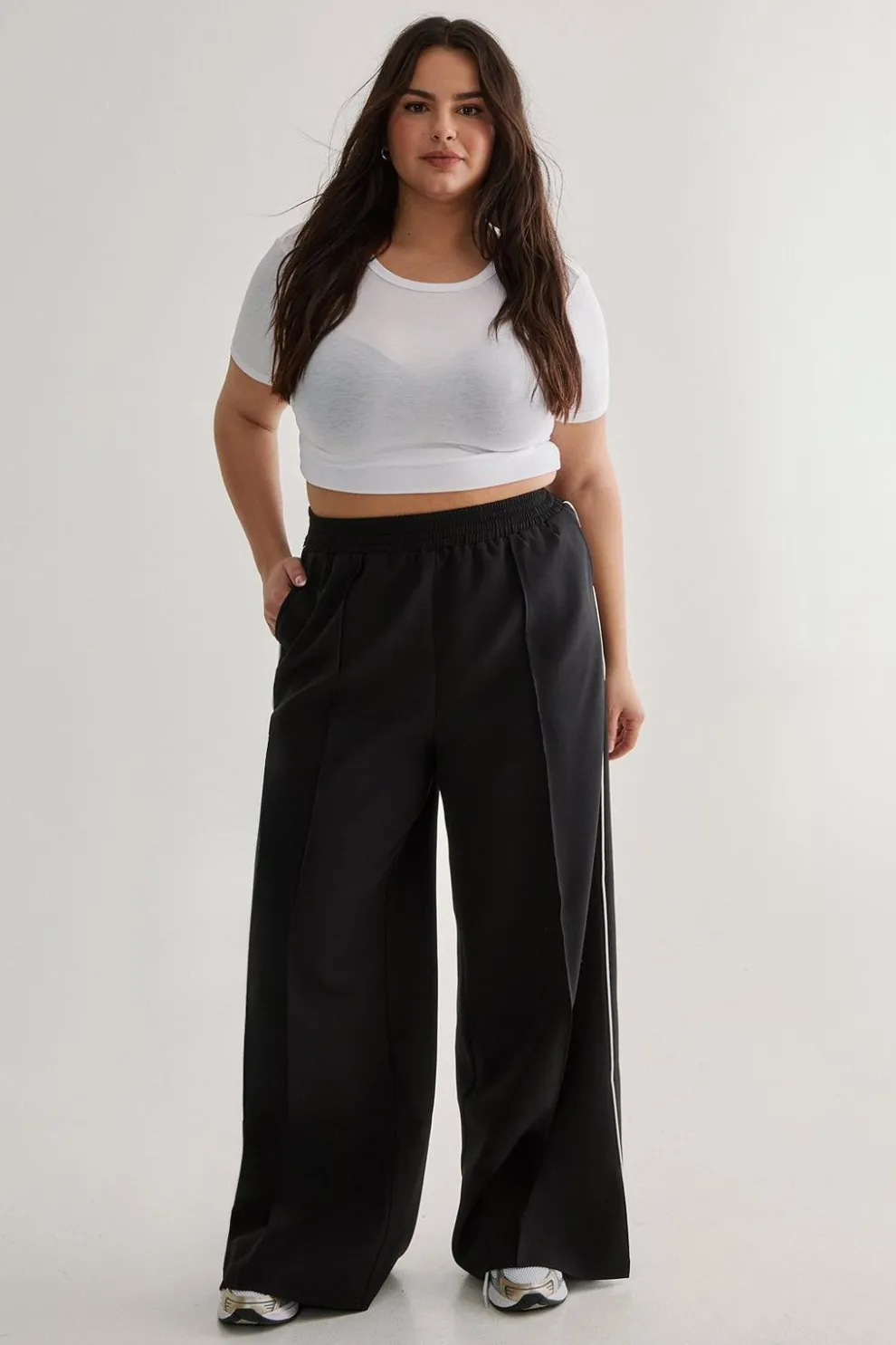 Plus Tailored Contrast Piped Joggers | Nasty Gal