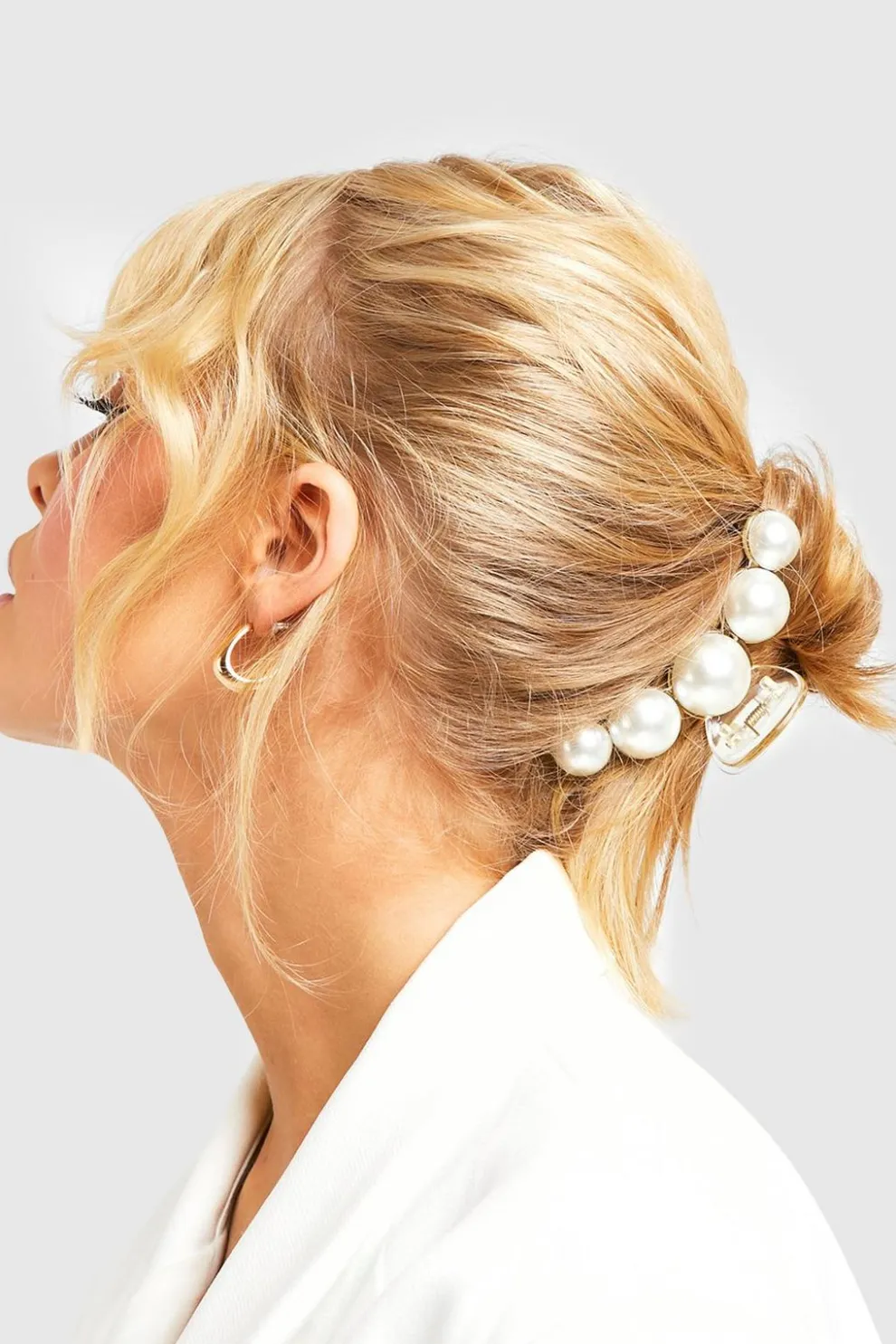 Large Pearl Claw Clip | Nasty Gal