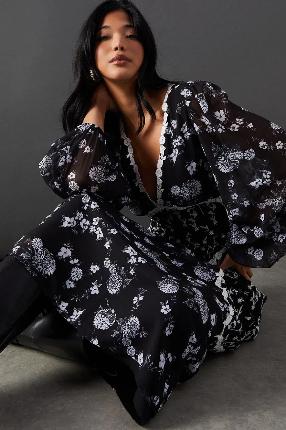 Embroidered Mixed Print Lace Trim Plunge Neck Midi Dress | Nasty Gal